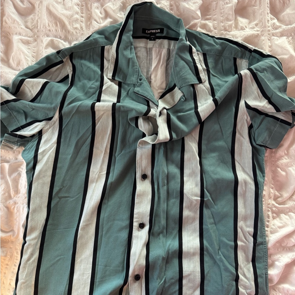 Express Men’s button up in M